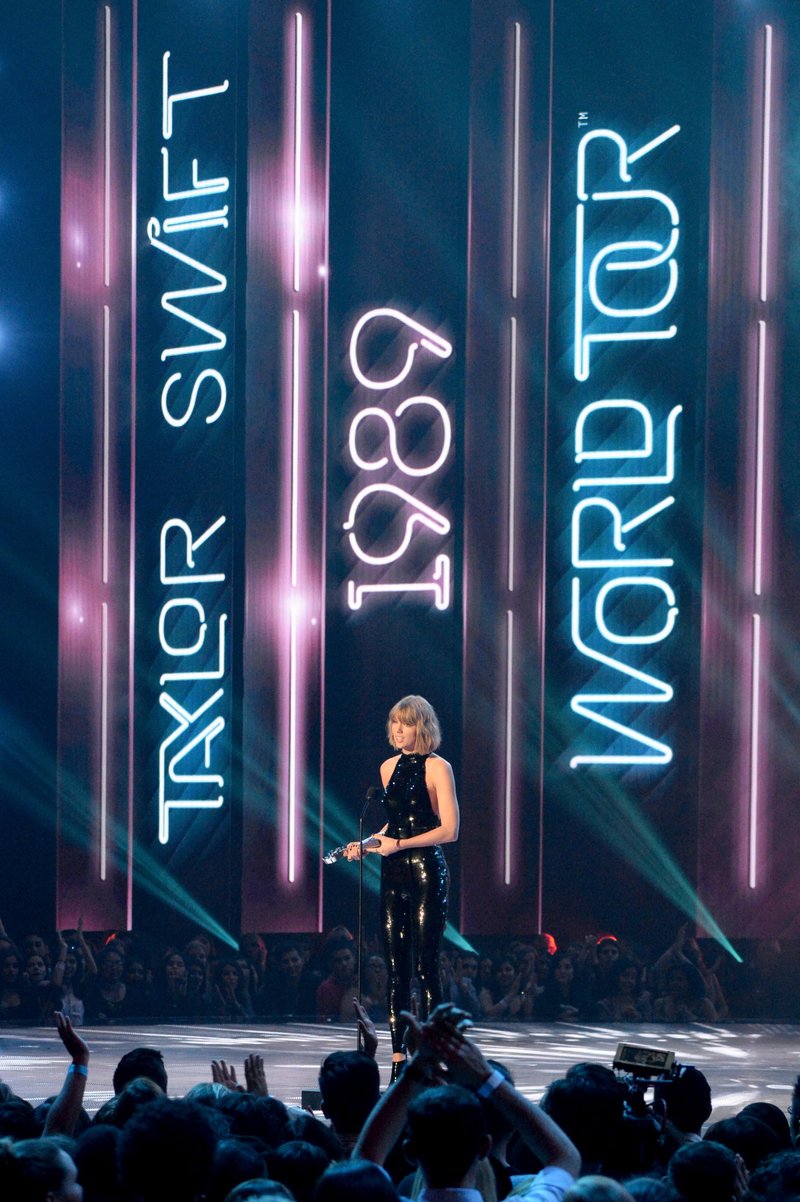 Taylor Swift at 2016 iHeartRadio Music Awards — photo 72