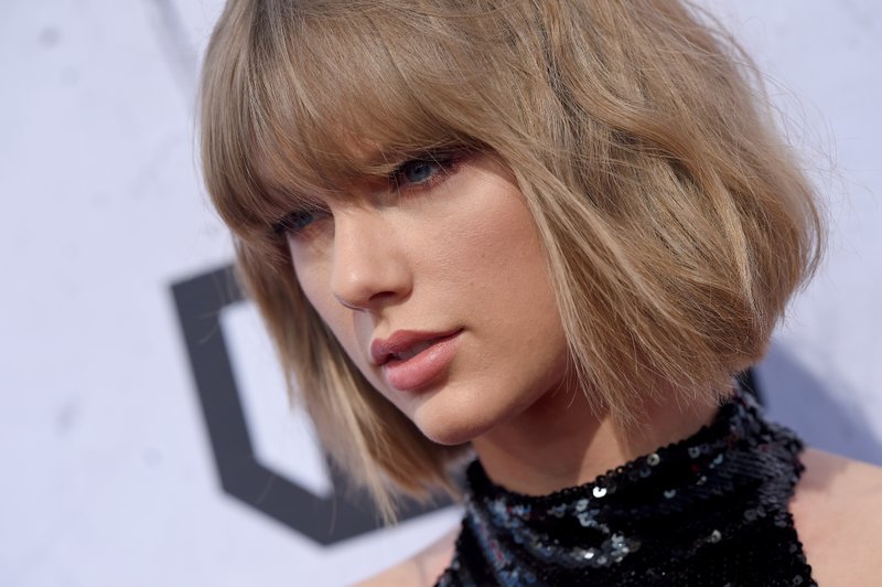 Taylor Swift at 2016 iHeartRadio Music Awards — photo 116