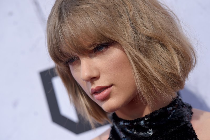 Taylor Swift at 2016 iHeartRadio Music Awards — photo 117