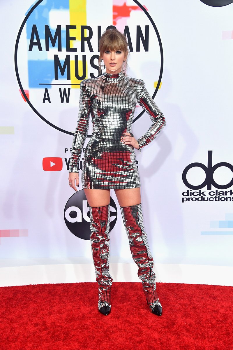 Taylor Swift at 2018 American Music Awards — photo 20