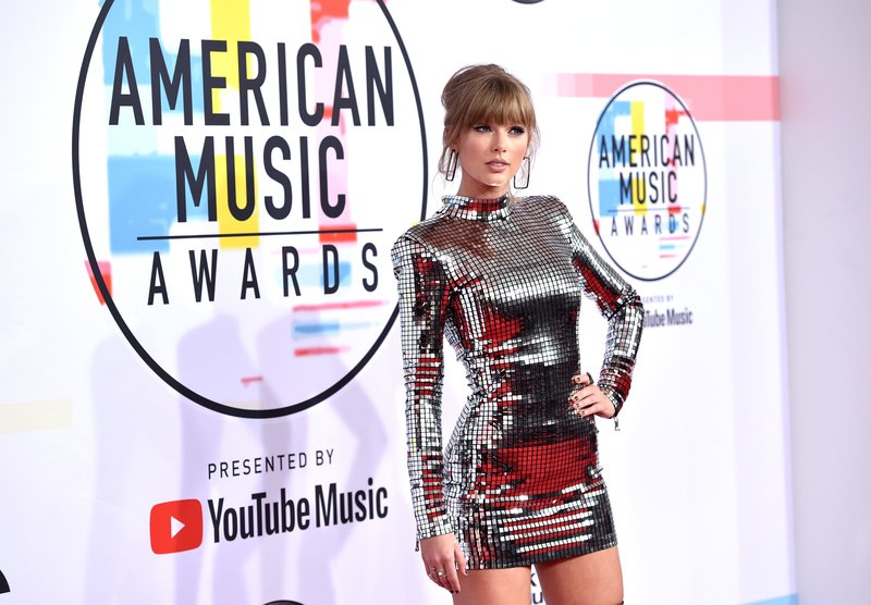 Taylor Swift at 2018 American Music Awards — photo 21
