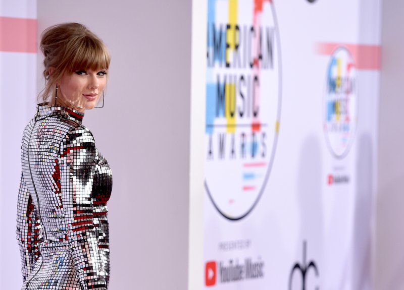 Taylor Swift at 2018 American Music Awards — photo 36