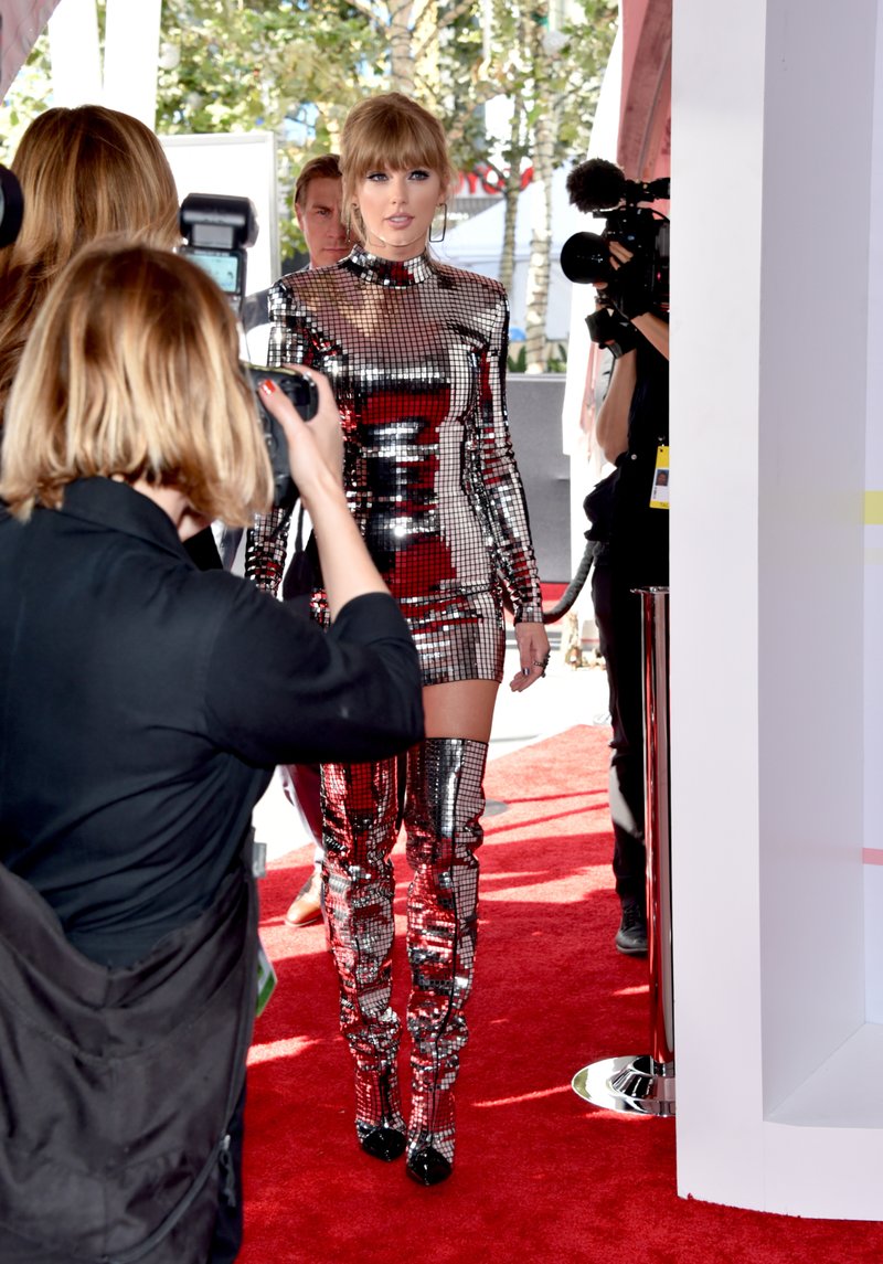 Taylor Swift at 2018 American Music Awards — photo 44
