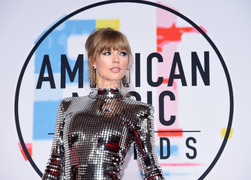 Taylor Swift at 2018 American Music Awards — photo 55