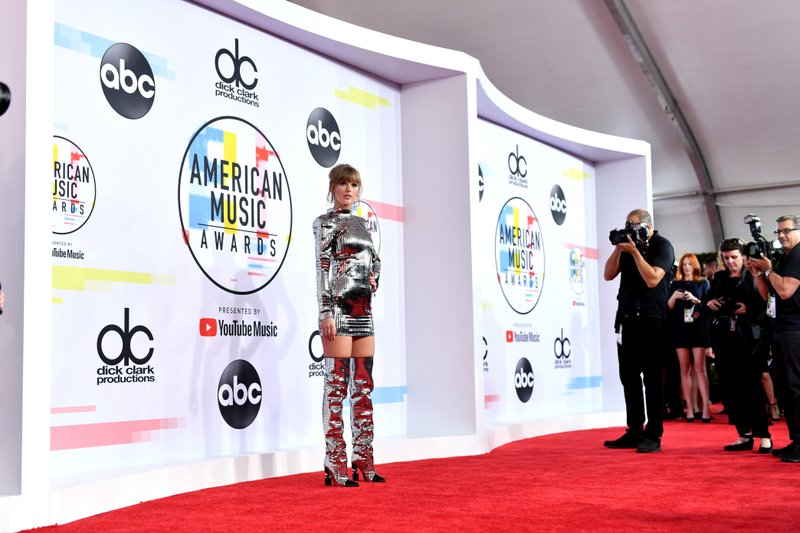 Taylor Swift at 2018 American Music Awards — photo 74