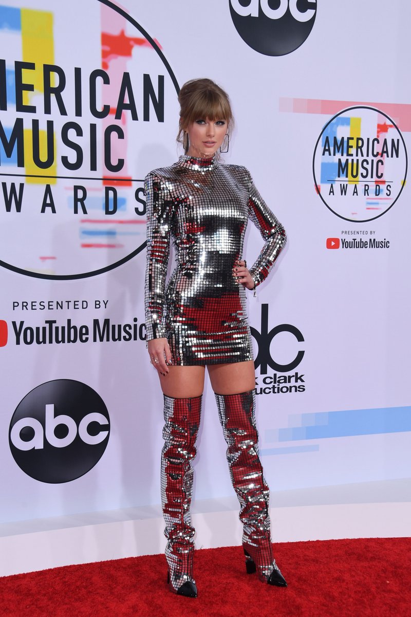Taylor Swift at 2018 American Music Awards — photo 88
