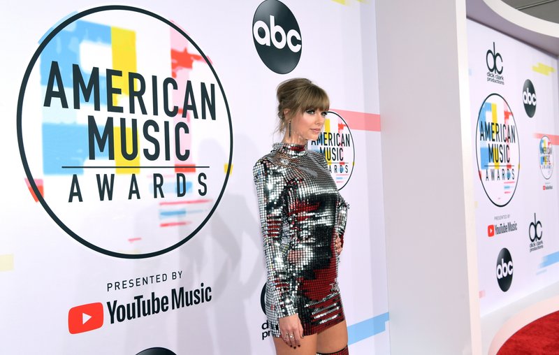 Taylor Swift at 2018 American Music Awards — photo 95