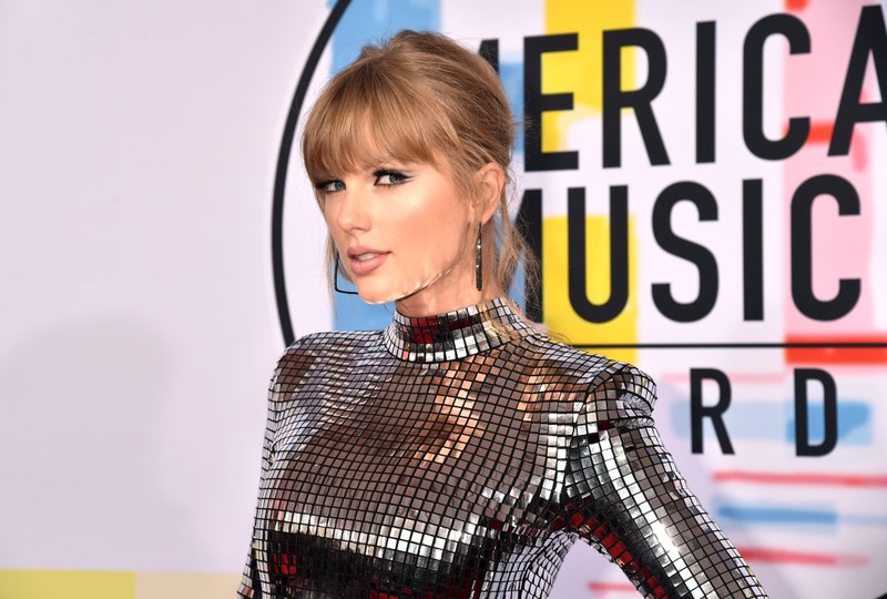 Taylor Swift at 2018 American Music Awards — photo 106