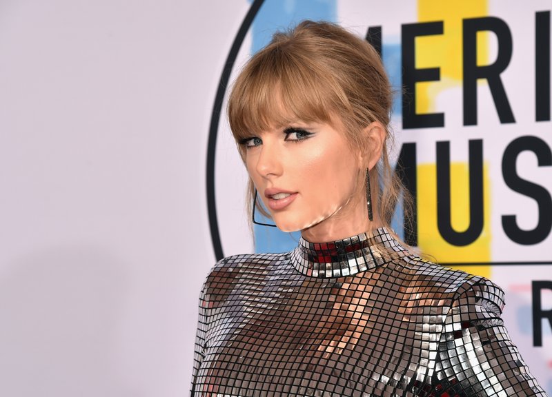 Taylor Swift at 2018 American Music Awards — photo 111