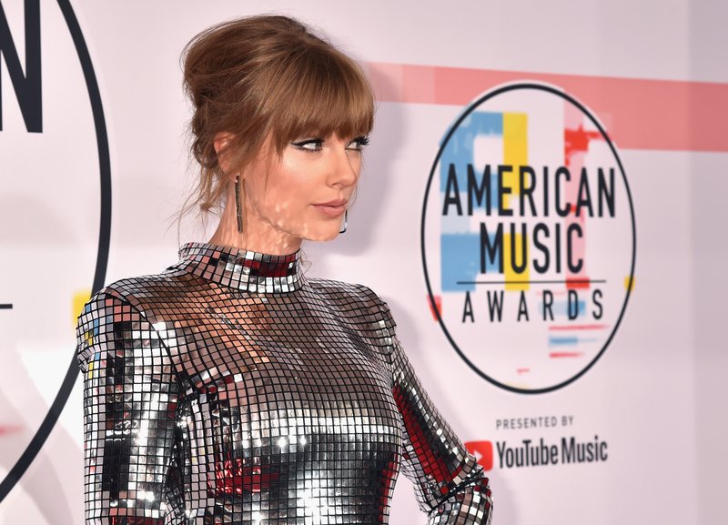 Taylor Swift at 2018 American Music Awards — photo 114