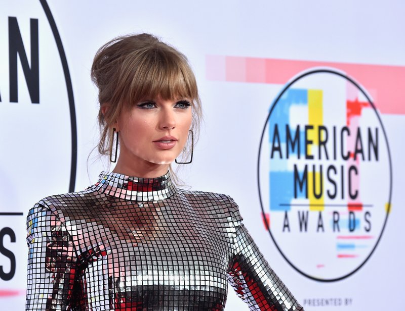 Taylor Swift at 2018 American Music Awards — photo 124