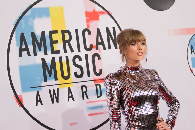 Taylor Swift at 2018 American Music Awards — photo 128