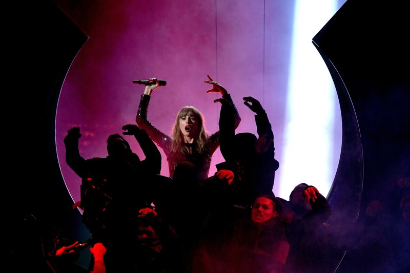 Taylor Swift at 2018 American Music Awards — photo 138