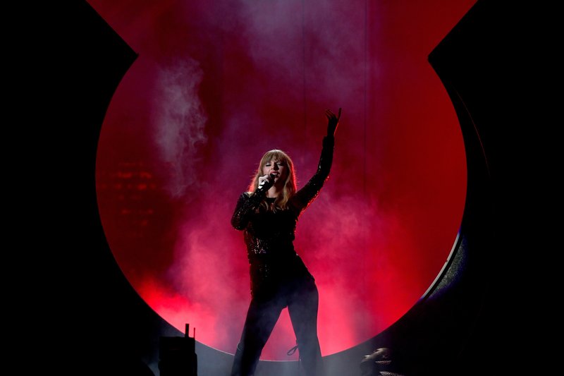 Taylor Swift at 2018 American Music Awards — photo 141