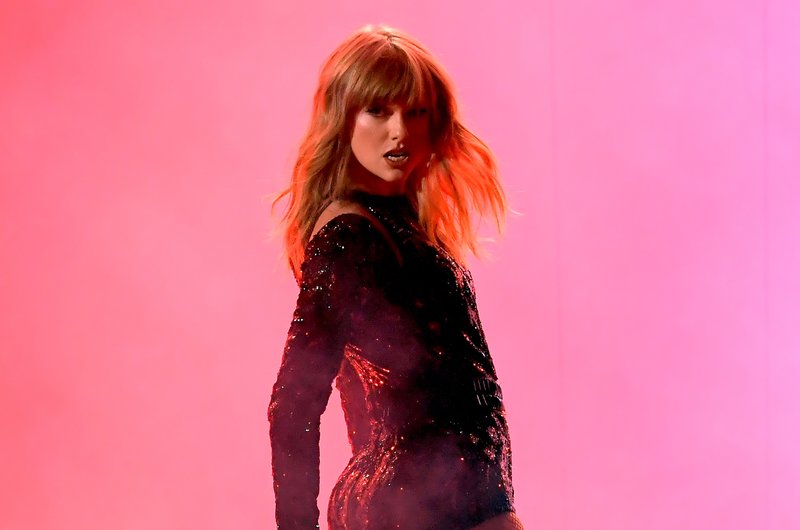 Taylor Swift at 2018 American Music Awards — photo 150