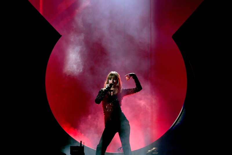 Taylor Swift at 2018 American Music Awards — photo 152