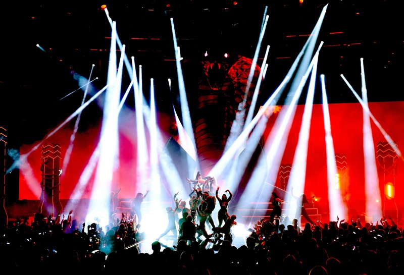 Taylor Swift at 2018 American Music Awards — photo 159