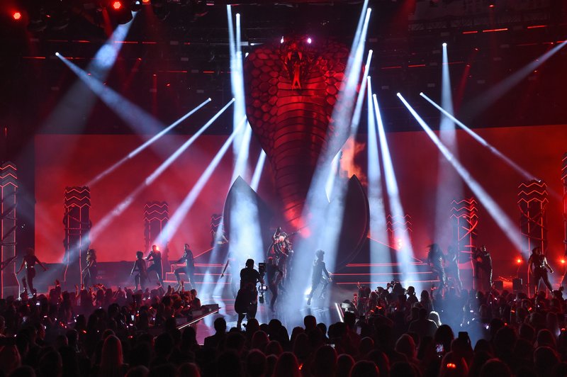 Taylor Swift at 2018 American Music Awards — photo 173