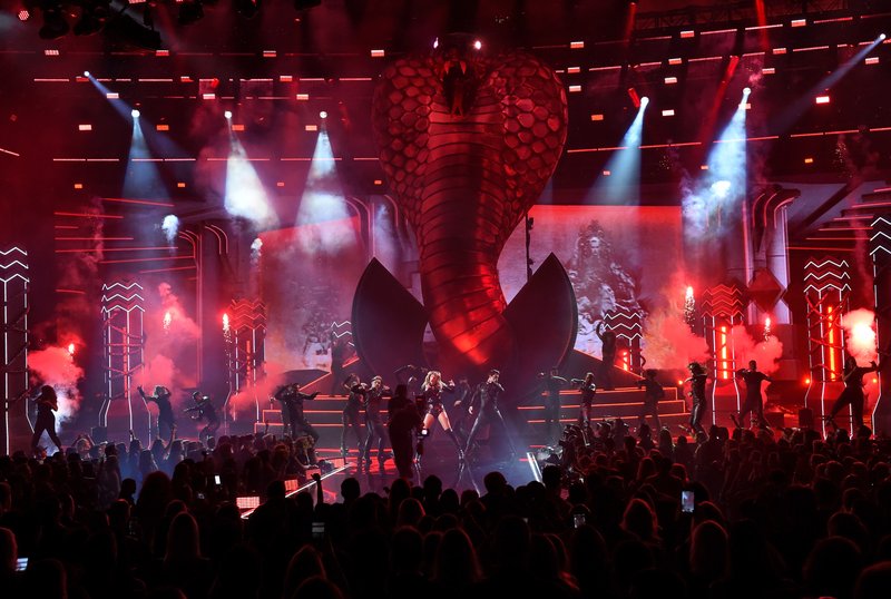 Taylor Swift at 2018 American Music Awards — photo 180