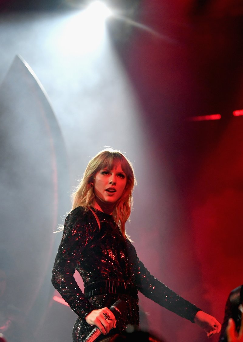 Taylor Swift at 2018 American Music Awards — photo 199