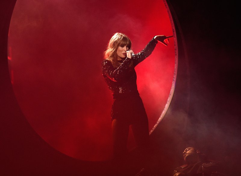 Taylor Swift at 2018 American Music Awards — photo 209