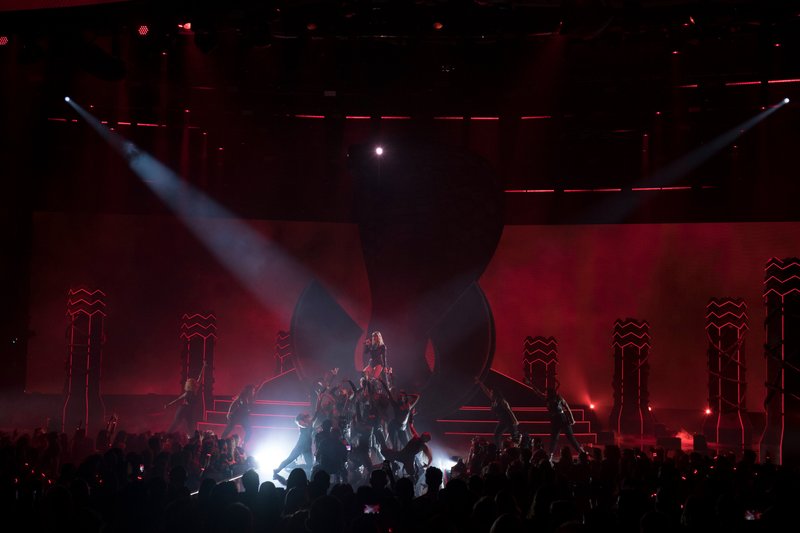 Taylor Swift at 2018 American Music Awards — photo 237