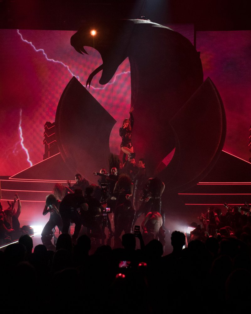 Taylor Swift at 2018 American Music Awards — photo 239