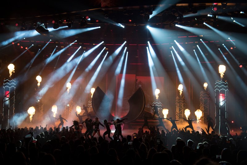 Taylor Swift at 2018 American Music Awards — photo 240