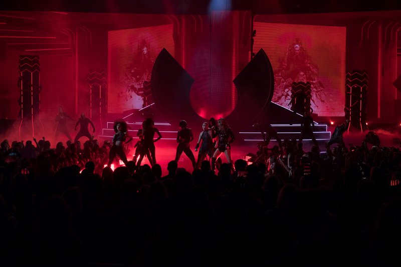 Taylor Swift at 2018 American Music Awards — photo 241