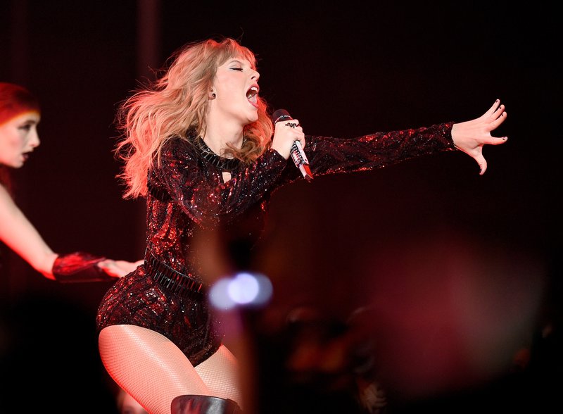 Taylor Swift at 2018 American Music Awards — photo 264