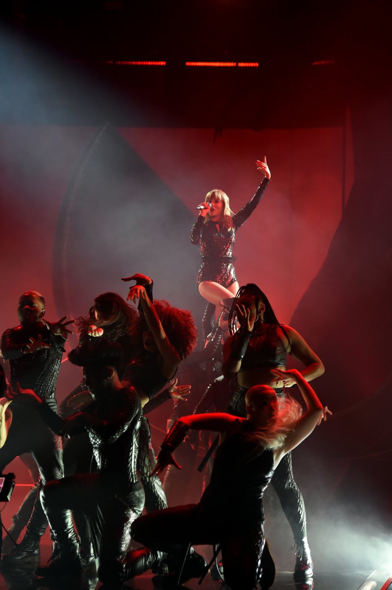 Taylor Swift at 2018 American Music Awards — photo 267