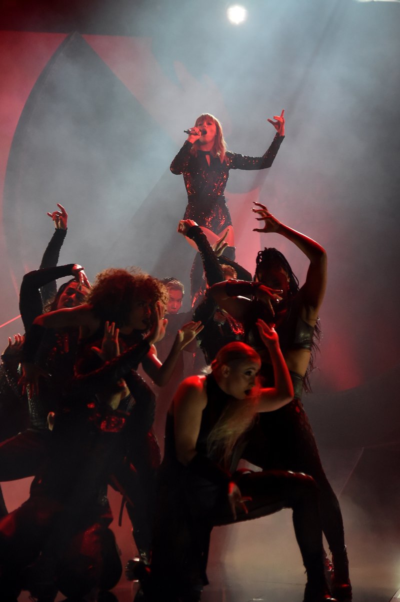 Taylor Swift at 2018 American Music Awards — photo 268