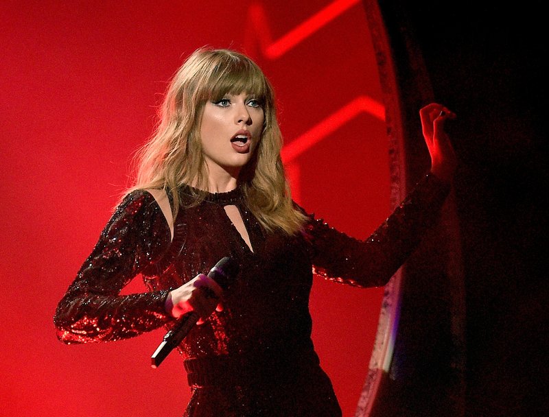 Taylor Swift at 2018 American Music Awards — photo 281