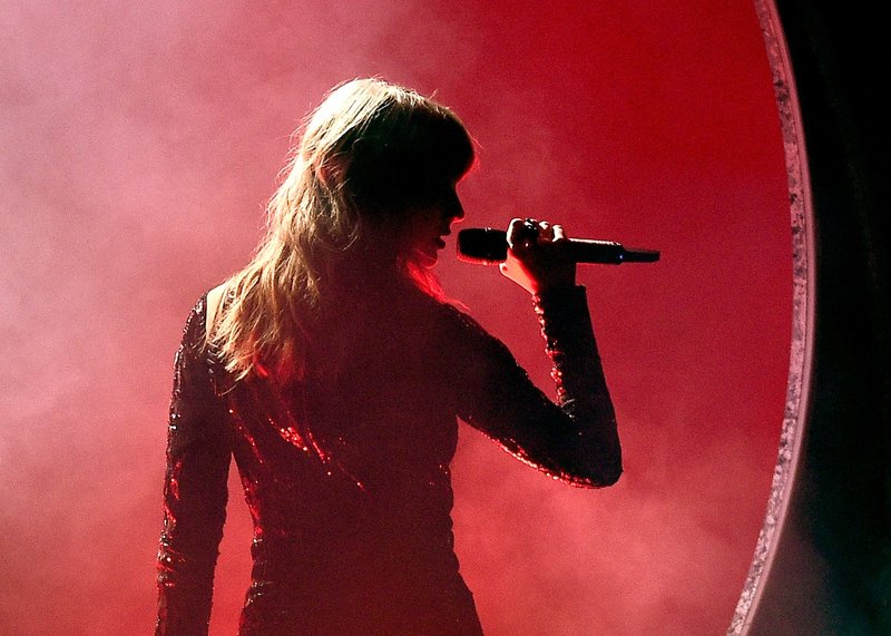 Taylor Swift at 2018 American Music Awards — photo 302