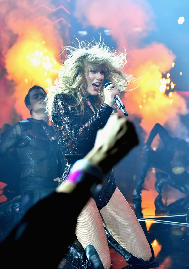 Taylor Swift at 2018 American Music Awards — photo 304