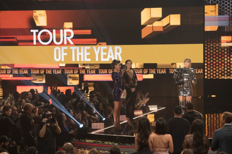 Taylor Swift at 2018 American Music Awards — photo 337
