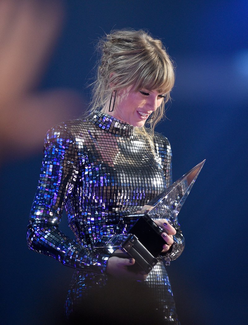 Taylor Swift at 2018 American Music Awards — photo 375