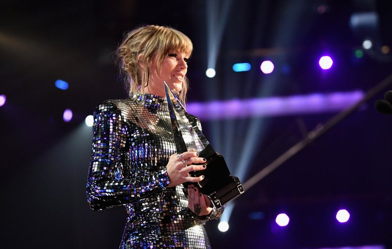 Taylor Swift at 2018 American Music Awards — photo 405
