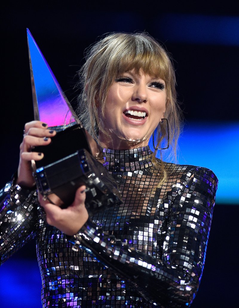 Taylor Swift at 2018 American Music Awards — photo 406