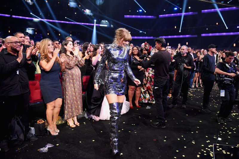 Taylor Swift at 2018 American Music Awards — photo 421