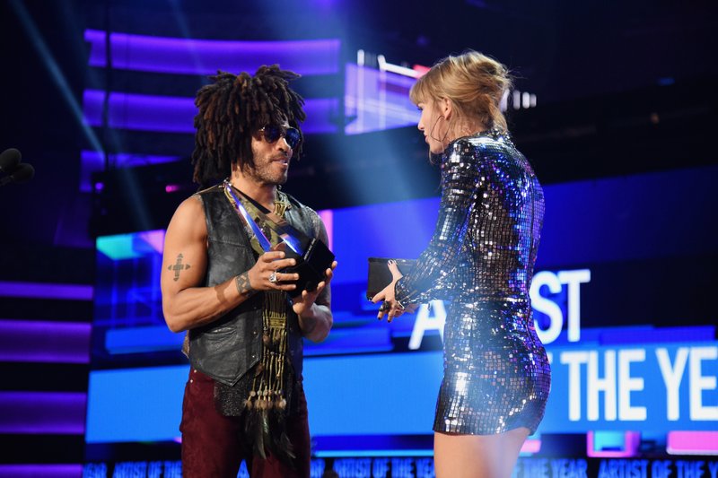 Taylor Swift at 2018 American Music Awards — photo 426