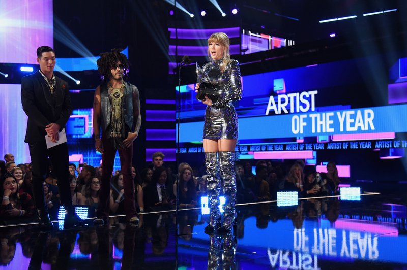 Taylor Swift at 2018 American Music Awards — photo 429