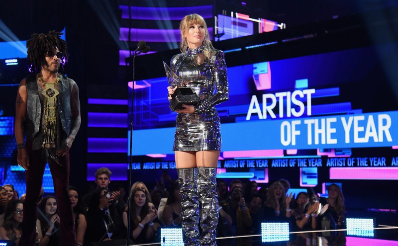 Taylor Swift at 2018 American Music Awards — photo 430