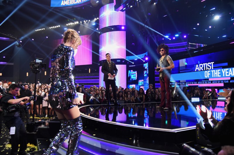 Taylor Swift at 2018 American Music Awards — photo 431