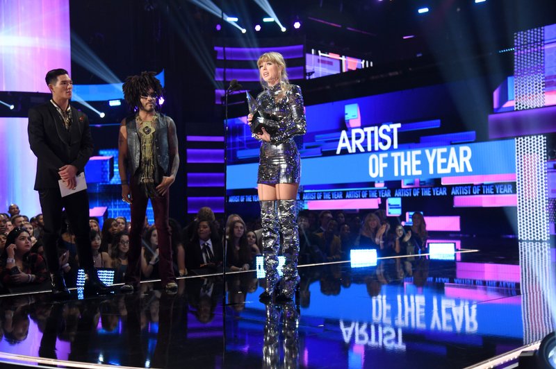 Taylor Swift at 2018 American Music Awards — photo 433