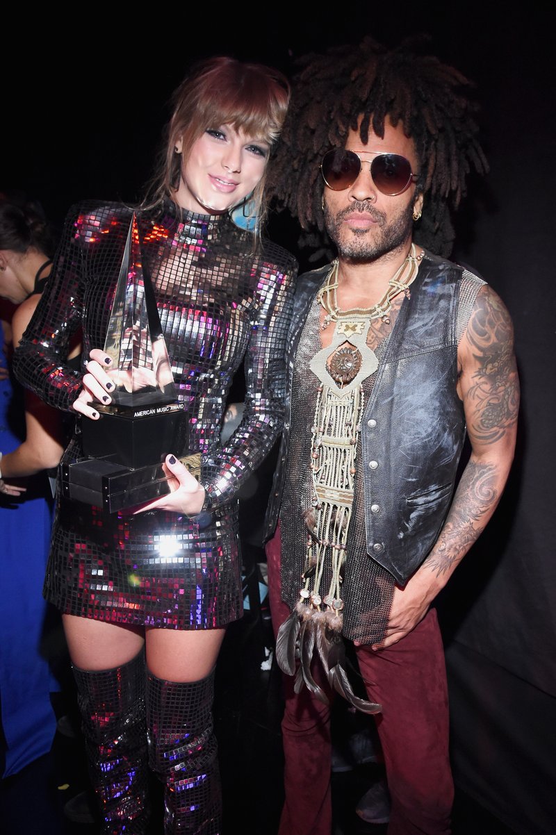 Taylor Swift at 2018 American Music Awards — photo 435