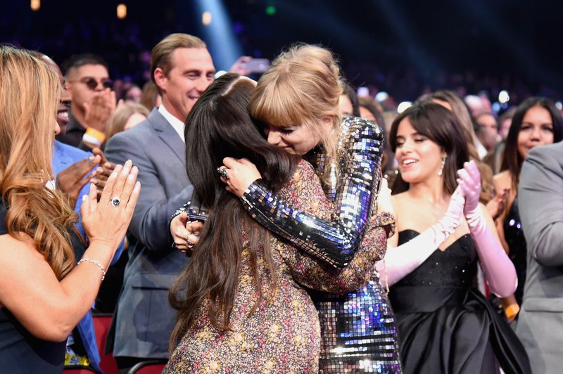 Taylor Swift at 2018 American Music Awards — photo 437