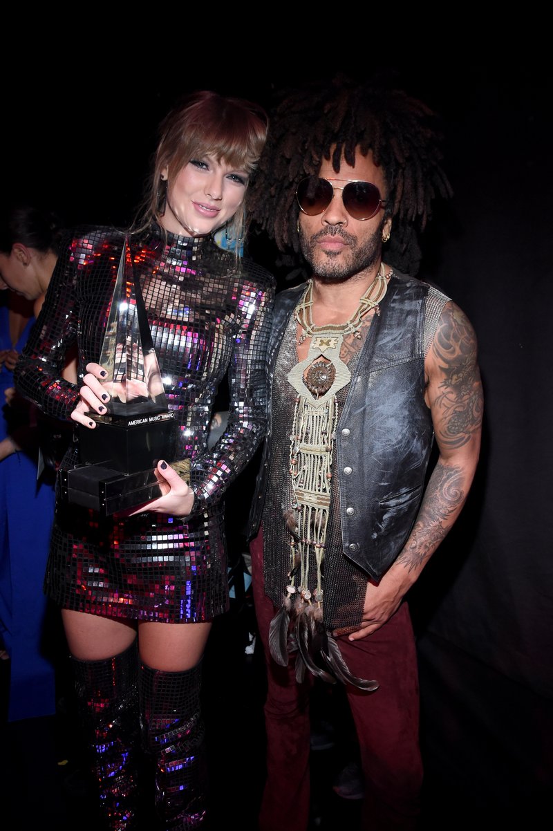 Taylor Swift at 2018 American Music Awards — photo 441