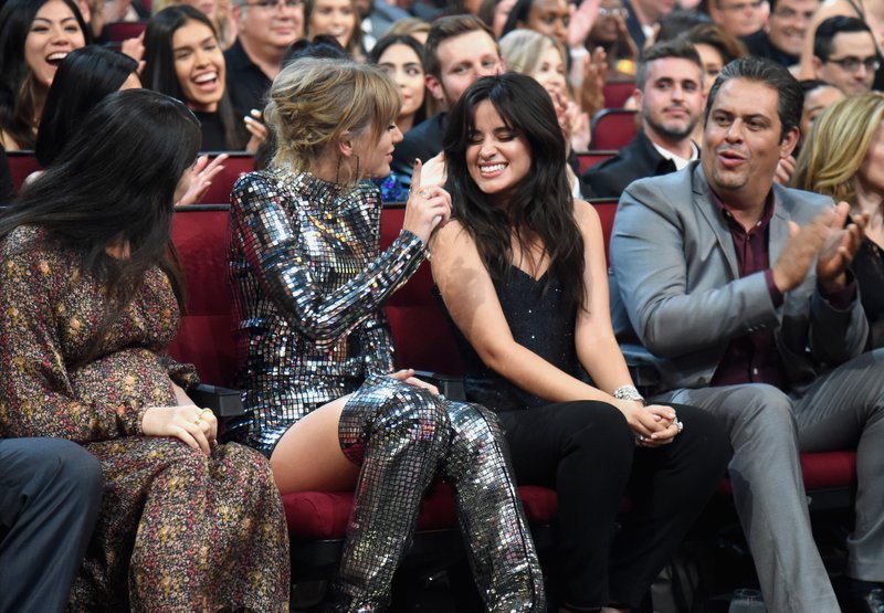 Taylor Swift at 2018 American Music Awards — photo 449