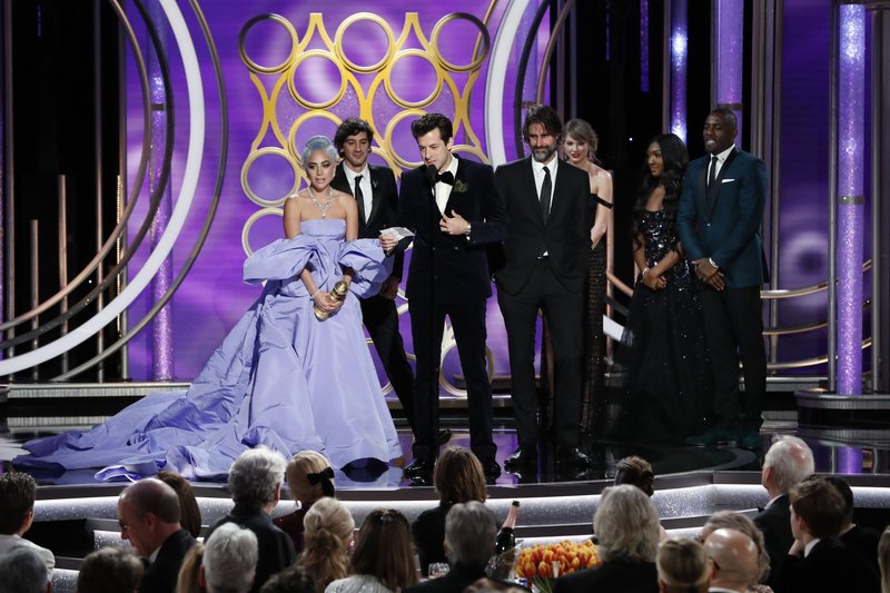 Taylor Swift at 76th Annual Golden Globe Awards — photo 6